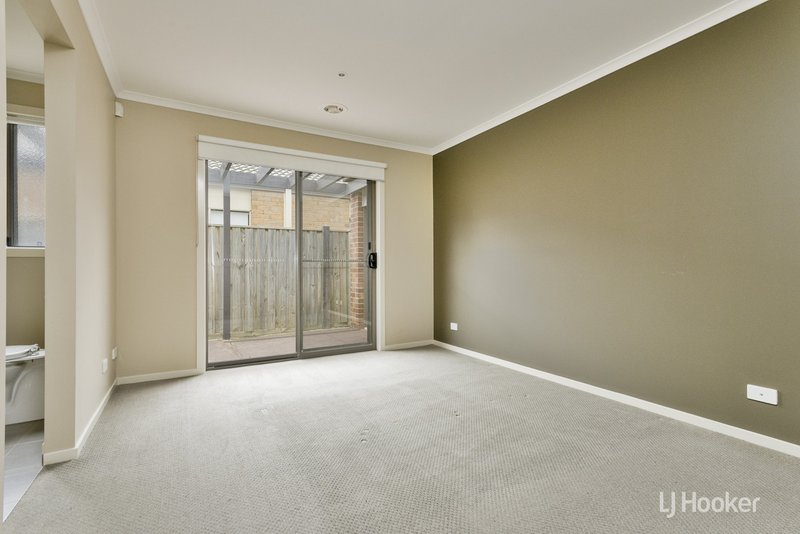 Photo - 6 Gamma Way, Point Cook VIC 3030 - Image 10