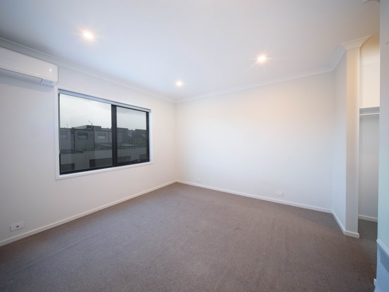 Photo - 6 Ganges Road, Craigieburn VIC 3064 - Image 3
