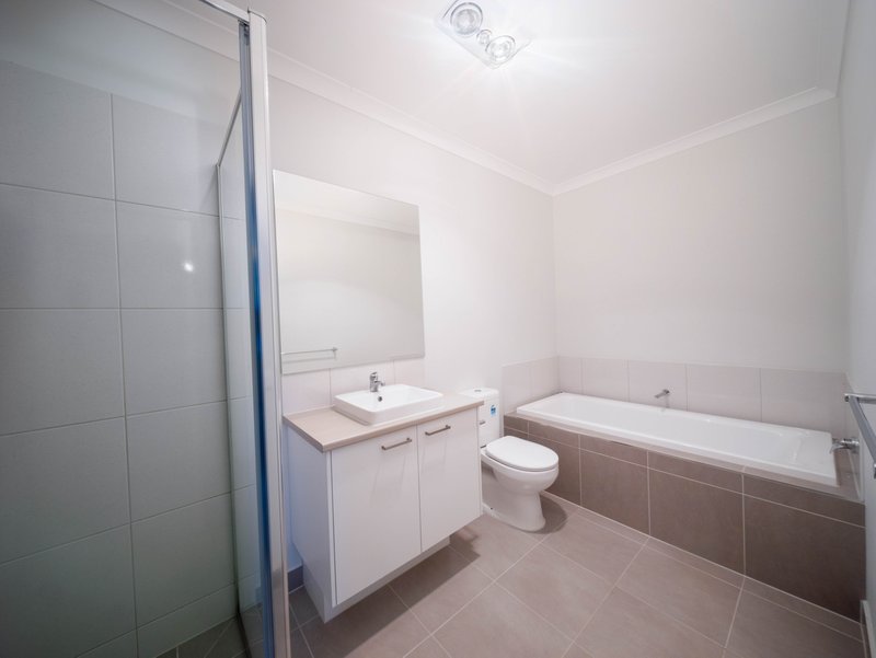 Photo - 6 Ganges Road, Craigieburn VIC 3064 - Image 6