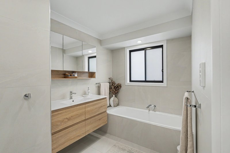 Photo - 6 Garawarra Crescent, Upper Coomera QLD 4209 - Image 8