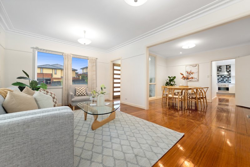 Photo - 6 Gardenia Road, Balwyn North VIC 3104 - Image 3