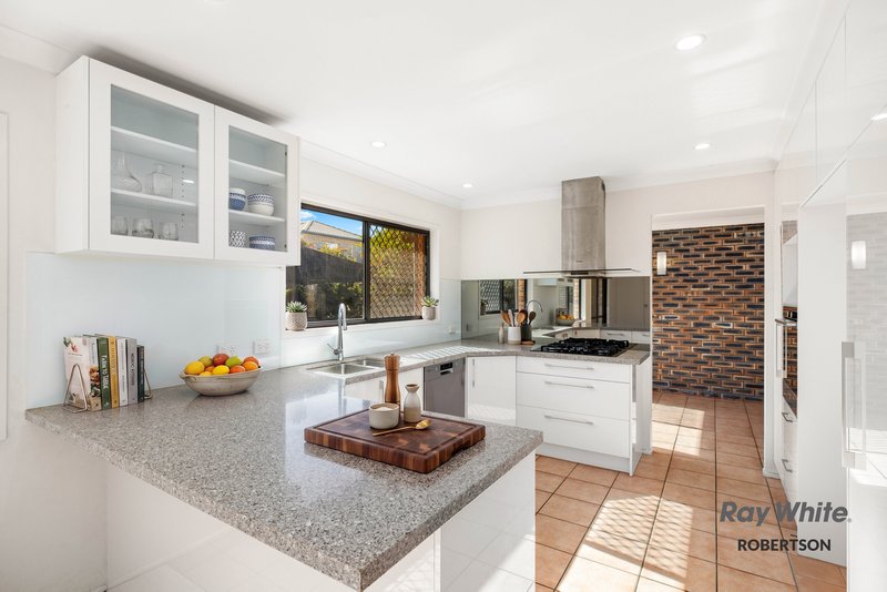 Photo - 6 Gartford Street, Robertson QLD 4109 - Image 9