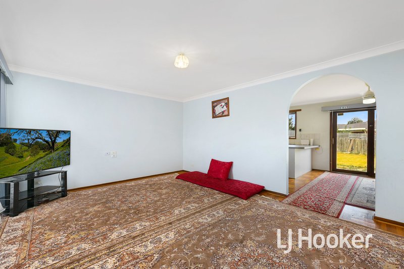 Photo - 6 Geraldine Drive, Hampton Park VIC 3976 - Image 3