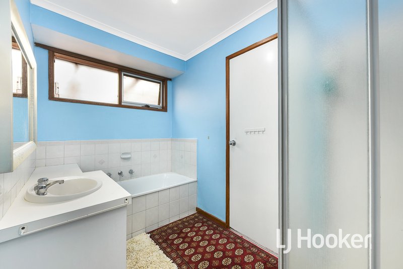 Photo - 6 Geraldine Drive, Hampton Park VIC 3976 - Image 7