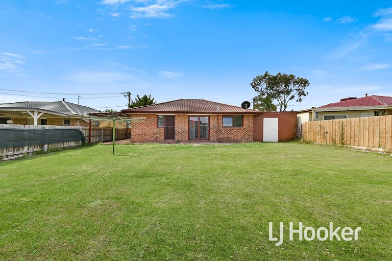 Photo - 6 Geraldine Drive, Hampton Park VIC 3976 - Image 11