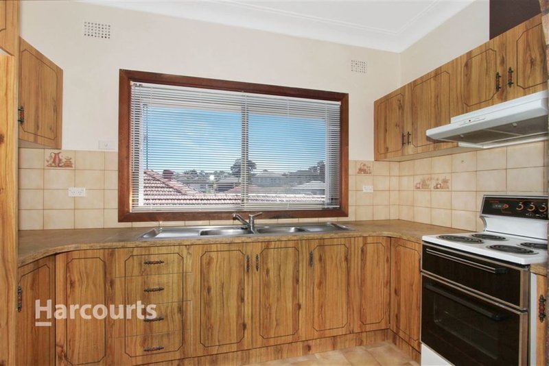 Photo - 6 Gilgandra Street, Lake Heights NSW 2502 - Image 4