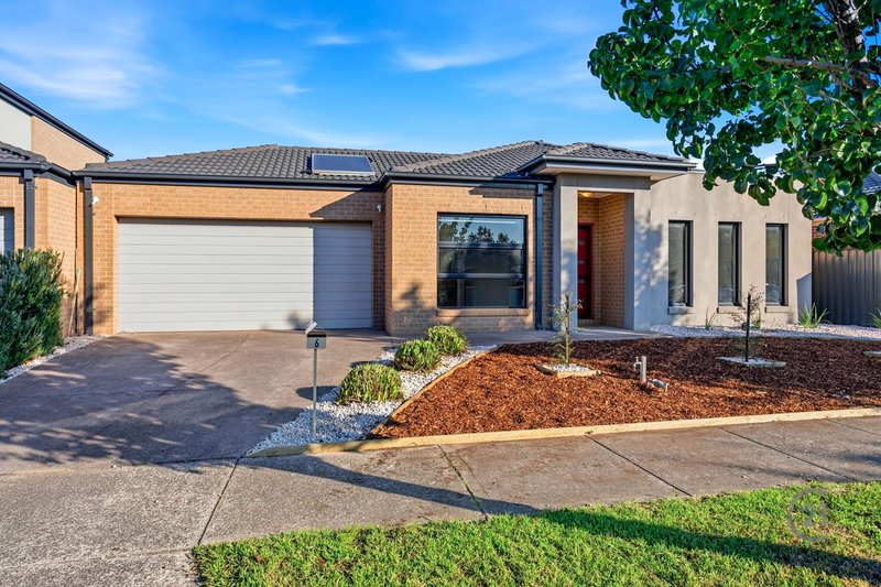 Photo - 6 Gillian Place, Point Cook VIC 3030 - Image 2