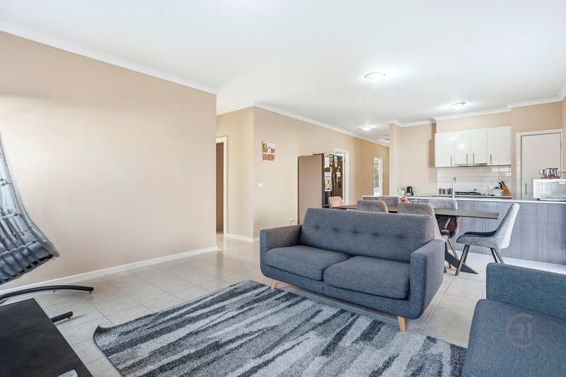 Photo - 6 Gillian Place, Point Cook VIC 3030 - Image 6