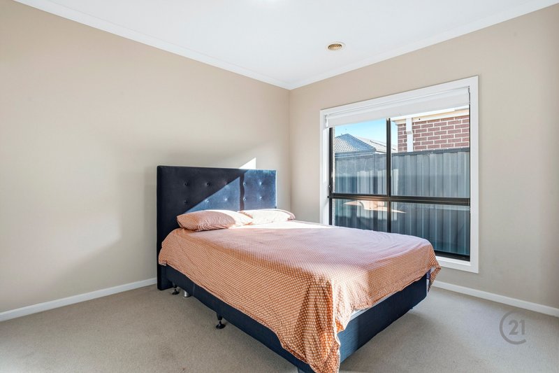 Photo - 6 Gillian Place, Point Cook VIC 3030 - Image 14
