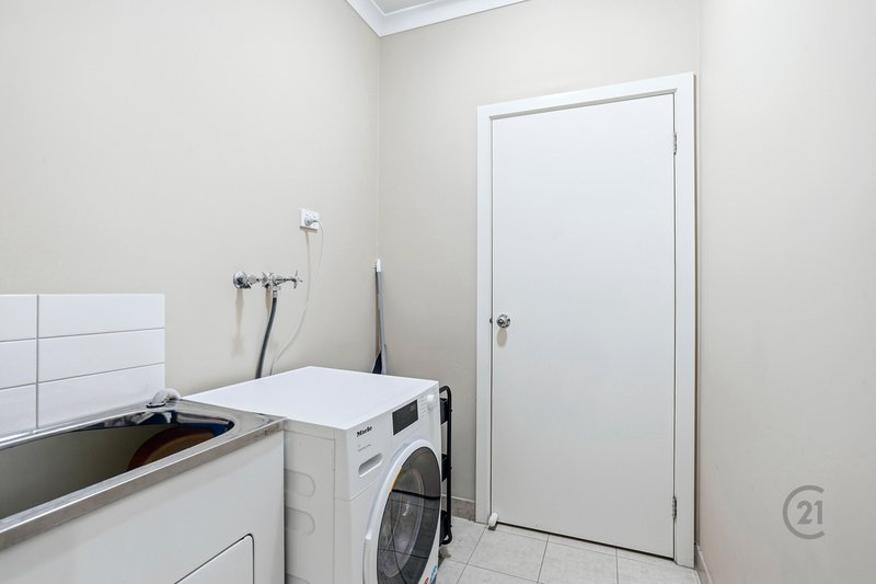 Photo - 6 Gillian Place, Point Cook VIC 3030 - Image 17