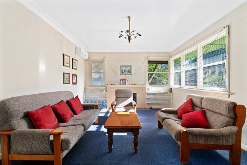 Photo - 6 Gilmour Road, Bentleigh VIC 3204 - Image 2