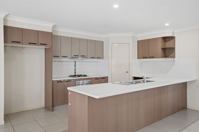 Photo - 6 Girraween Crescent, Parkinson QLD 4115 - Image 4