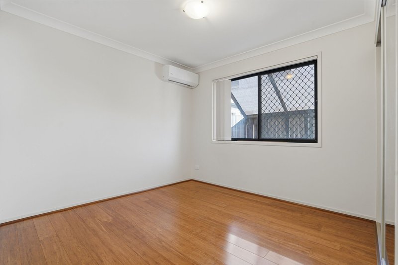 Photo - 6 Girraween Crescent, Parkinson QLD 4115 - Image 11