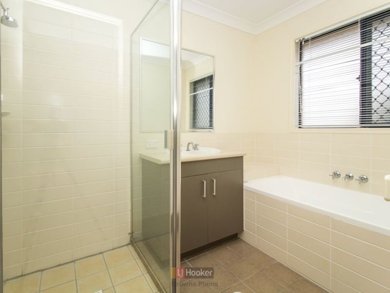 Photo - 6 Giselle Street, Hillcrest QLD 4118 - Image 6