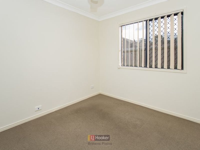 Photo - 6 Giselle Street, Hillcrest QLD 4118 - Image 8