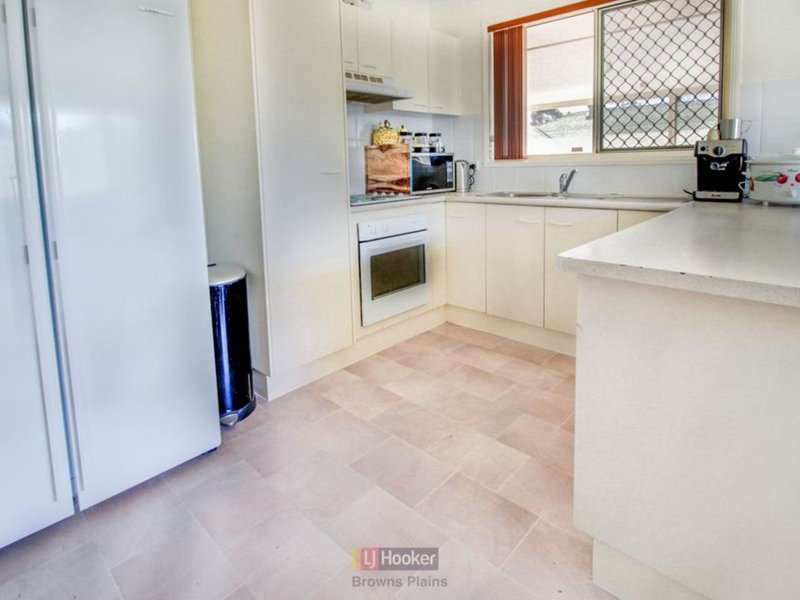 Photo - 6 Gleditsia Close, Regents Park QLD 4118 - Image 11