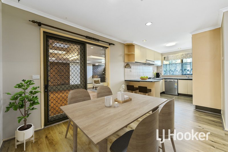 Photo - 6 Glenbourne Road, Cranbourne VIC 3977 - Image 7