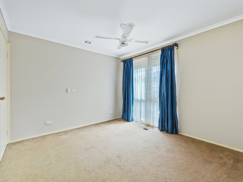 Photo - 6 Glenbourne Road, Cranbourne VIC 3977 - Image 12