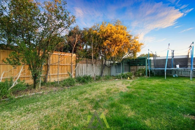 Photo - 6 Glendale Close, Langwarrin VIC 3910 - Image 11