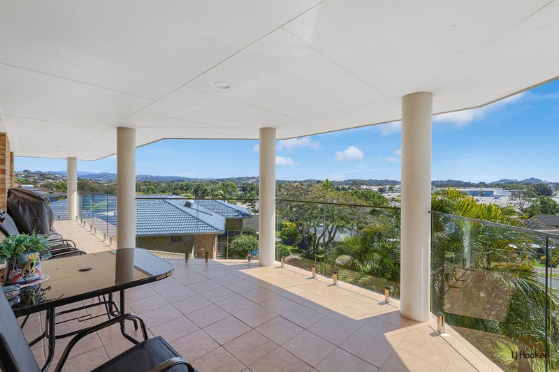 6 Gleneagles Place, Banora Point NSW 2486