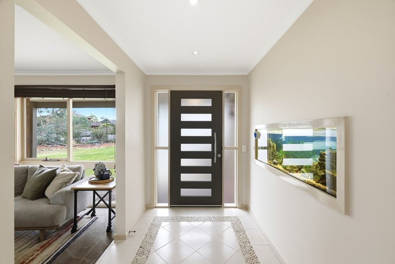 Photo - 6 Glenelg Court, Brookfield VIC 3338 - Image 2