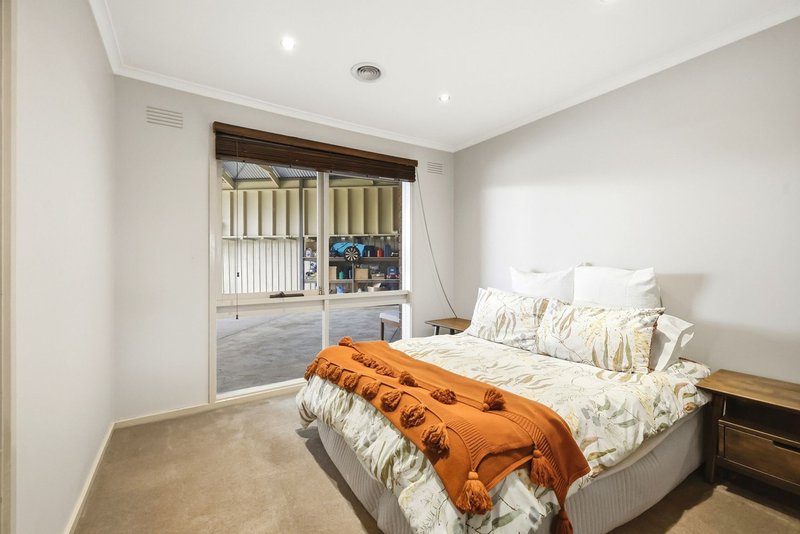 Photo - 6 Glenelg Court, Brookfield VIC 3338 - Image 18