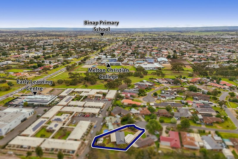 Photo - 6 Glenelg Court, Brookfield VIC 3338 - Image 32