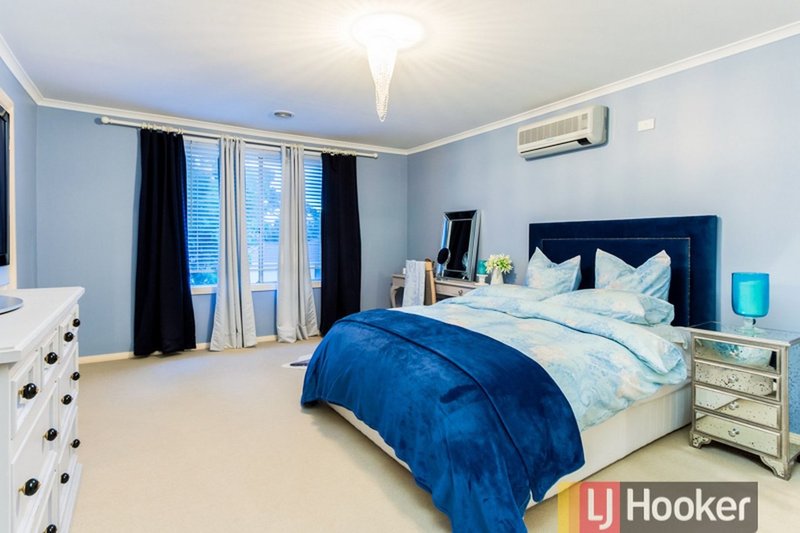 Photo - 6 Glenora Way, Hampton Park VIC 3976 - Image 9