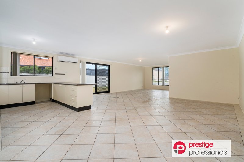 Photo - 6 Goodenia Court, Voyager Point NSW 2172 - Image 4