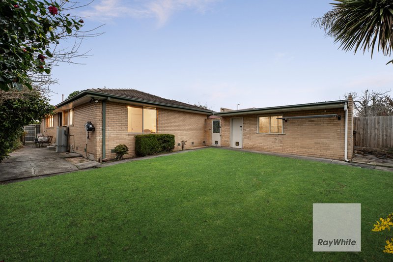 Photo - 6 Goodwood Crescent, Gladstone Park VIC 3043 - Image 16