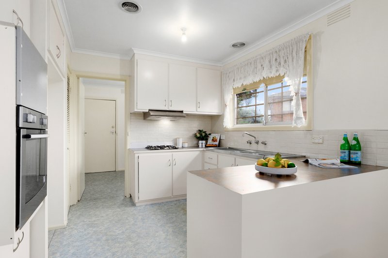 Photo - 6 Gorham Avenue, Epping VIC 3076 - Image 2