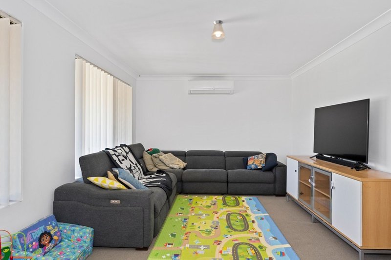 Photo - 6 Gould Place, Parmelia WA 6167 - Image 4