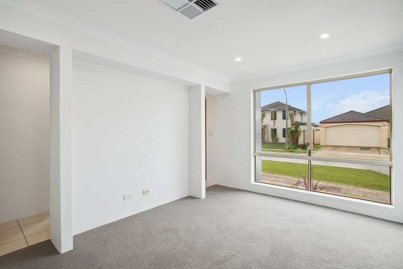 Photo - 6 Graceland Ave , Landsdale WA 6065 - Image 2