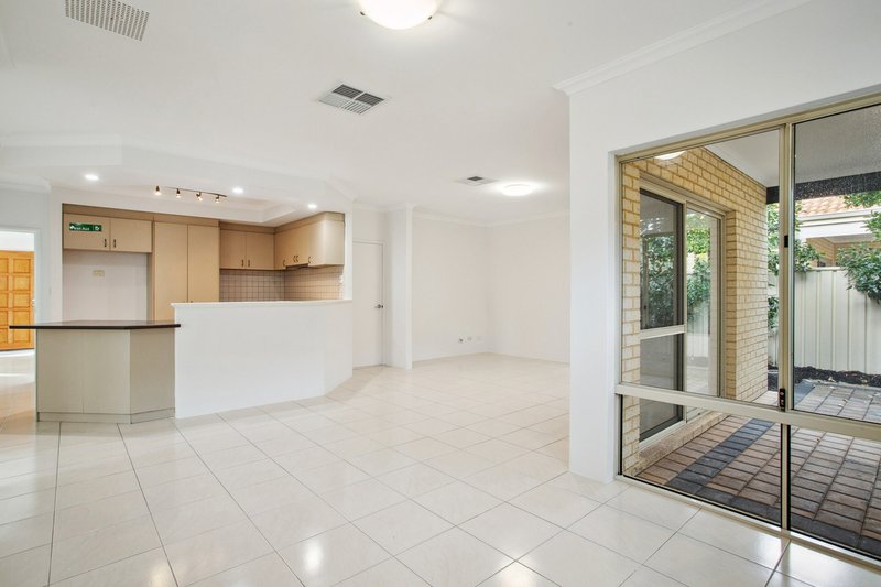 Photo - 6 Graceland Ave , Landsdale WA 6065 - Image 7