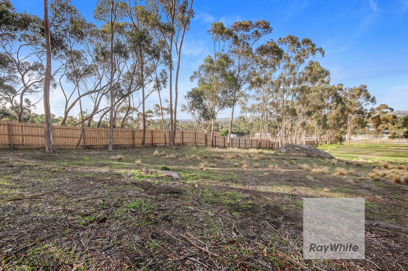 Photo - 6 Grandeur Court, Greenvale VIC 3059 - Image 4