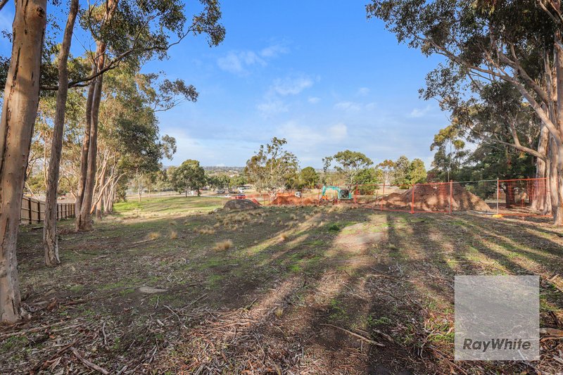 Photo - 6 Grandeur Court, Greenvale VIC 3059 - Image 6