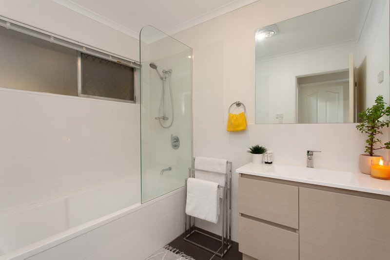 Photo - 6 Grandis Court, Everton Hills QLD 4053 - Image 14