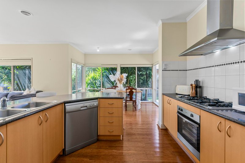 Photo - 6 Grangemouth Drive, Point Cook VIC 3030 - Image 6