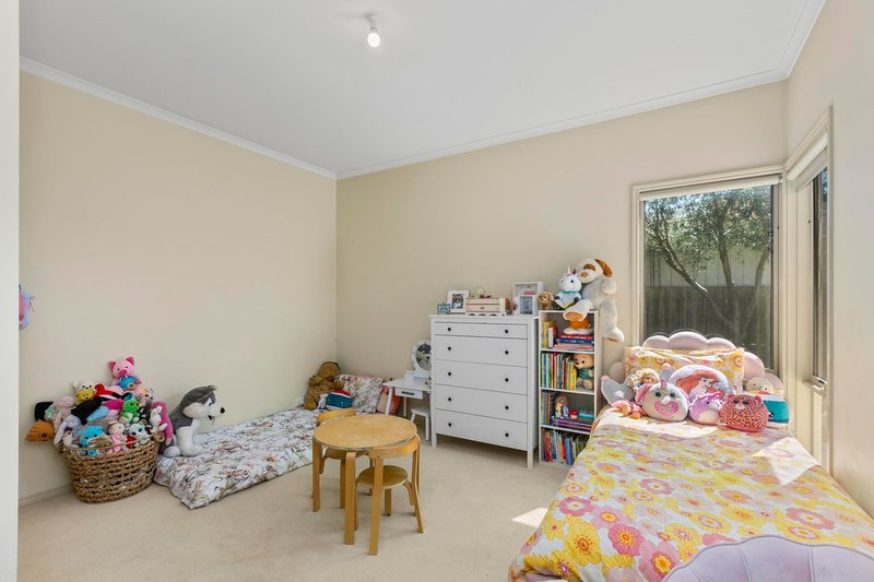 Photo - 6 Grangemouth Drive, Point Cook VIC 3030 - Image 13