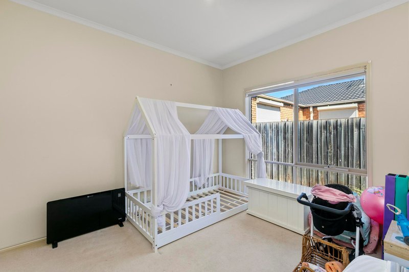 Photo - 6 Grangemouth Drive, Point Cook VIC 3030 - Image 15