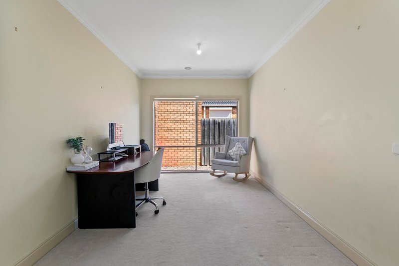 Photo - 6 Grangemouth Drive, Point Cook VIC 3030 - Image 16