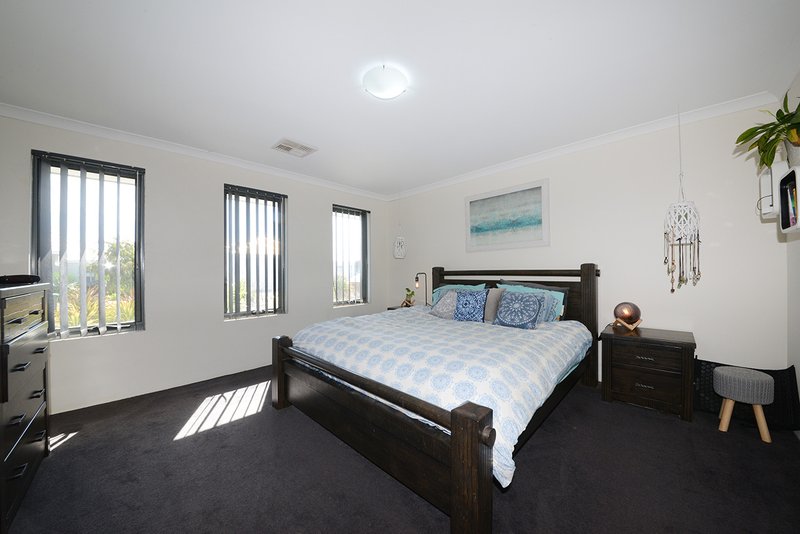 Photo - 6 Graphite Street, Yanchep WA 6035 - Image 4