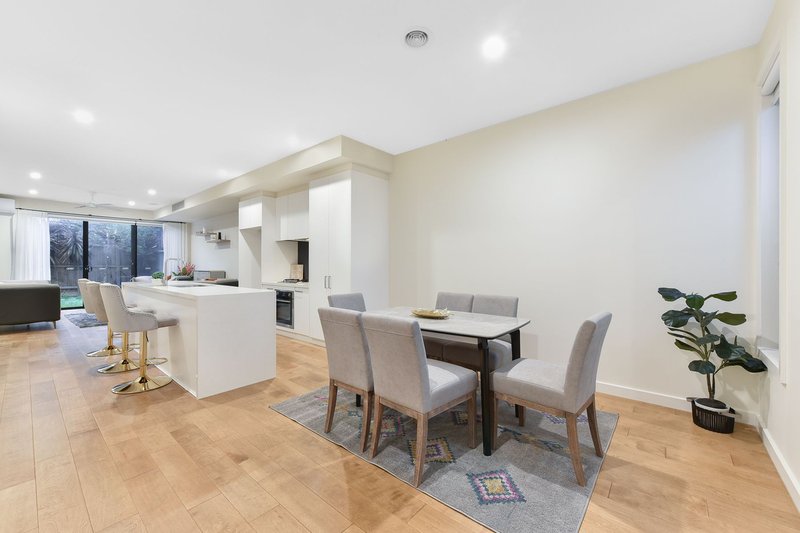 Photo - 6 Grasslands Loop, Keysborough VIC 3173 - Image 4