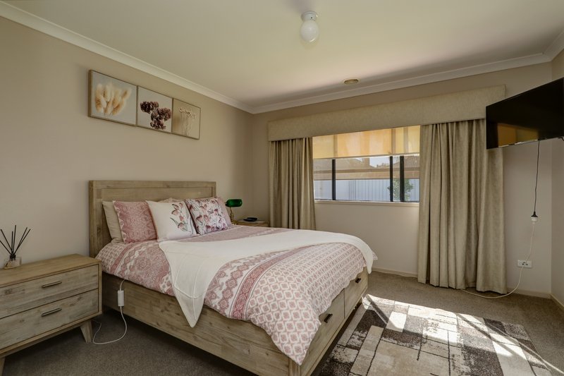 Photo - 6 Grasso Drive, Cobram VIC 3644 - Image 7