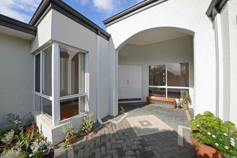 Photo - 6 Graton Loop, Iluka WA 6028 - Image 3