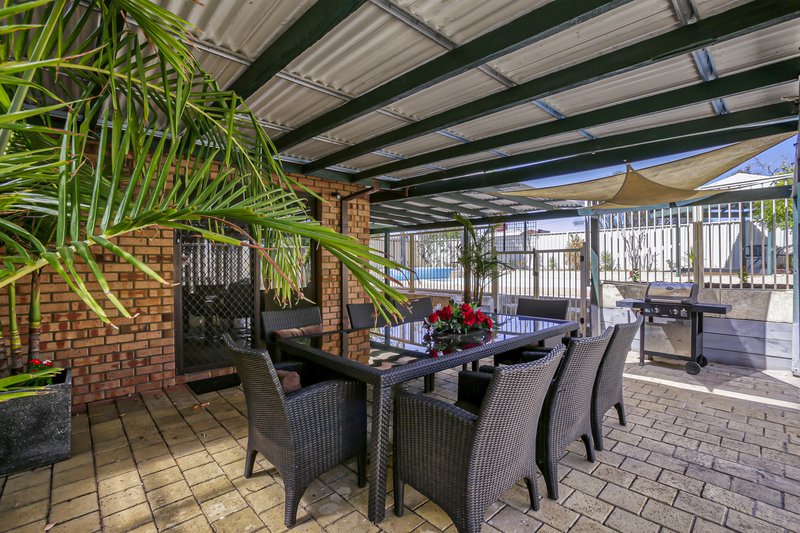 Photo - 6 Greenway Avenue, Thornlie WA 6108 - Image 5