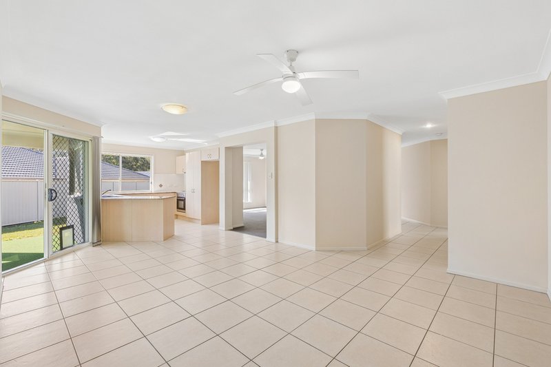 Photo - 6 Greenway Place, Deception Bay QLD 4508 - Image 4