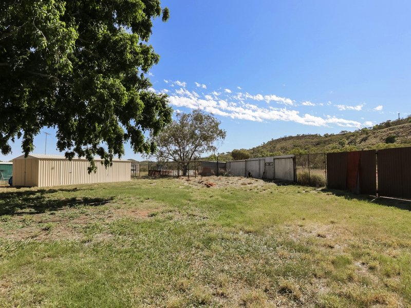 Photo - 6 Gregory Crescent, Mount Isa QLD 4825 - Image 12