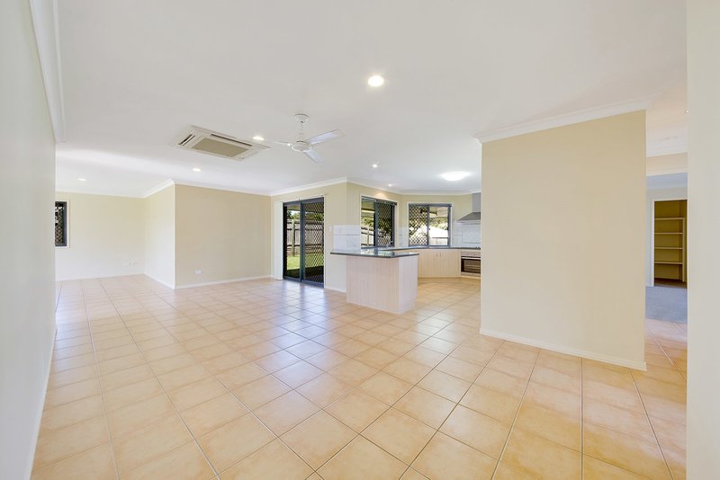 Photo - 6 Gregory Street, Tannum Sands QLD 4680 - Image 2