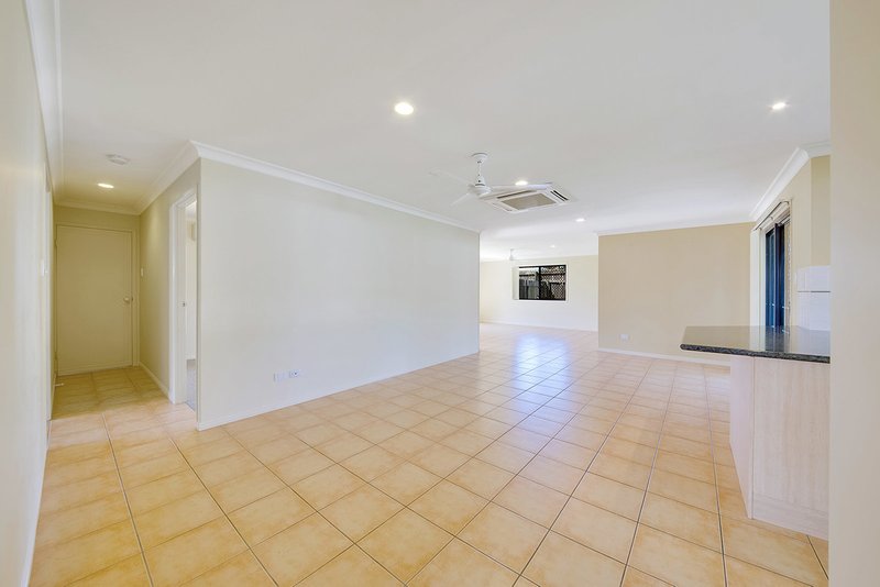 Photo - 6 Gregory Street, Tannum Sands QLD 4680 - Image 3